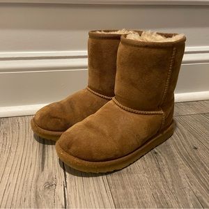 Ugg boots, chestnut size 2Y